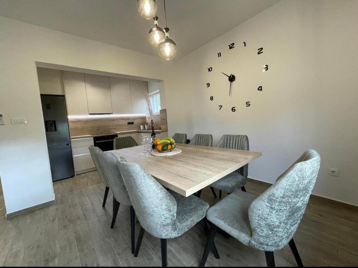Appartement Apartman Kurtov à Pakoštane Extérieur photo