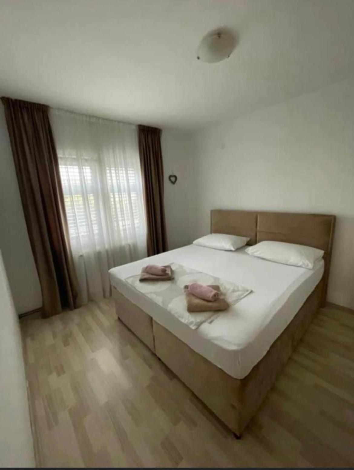 Appartement Apartman Kurtov à Pakoštane Extérieur photo